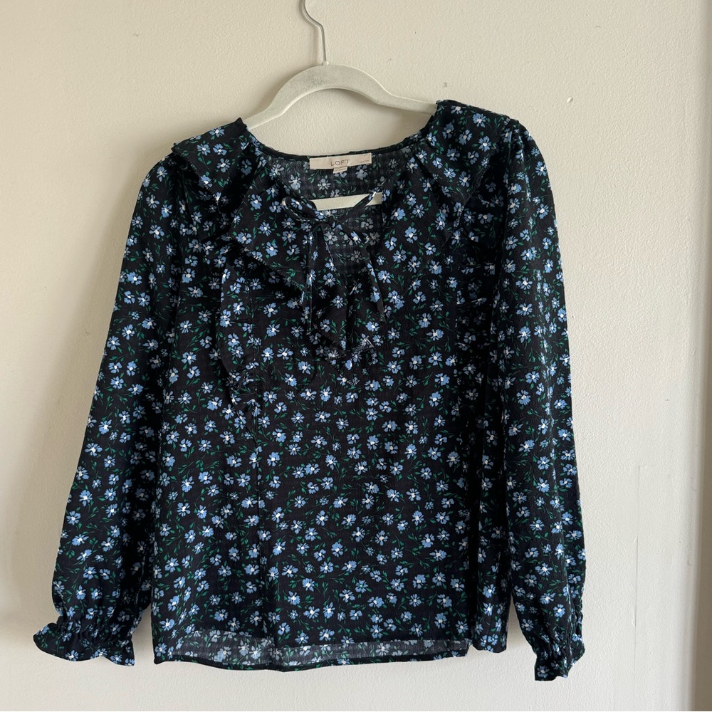 Women’s Floral Long-Sleeved Blouse
